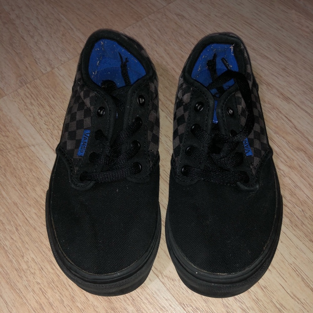 Boy’s Vans Shoes – Black & Blue | Size 1.0